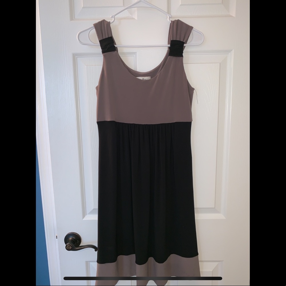 Trendy knee-length dress